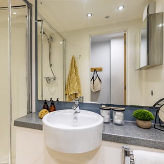 Platinum En Suite - Image 8